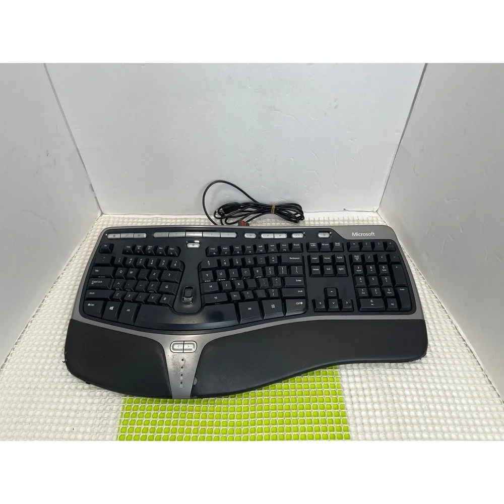 Microsoft Natural‎ Ergonomic Keyboard 4000 v1.0 Working Has faded letters